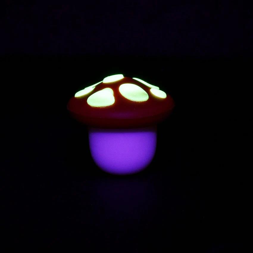 Glow In The Dark Mushroom Silicone Slick - Image 2