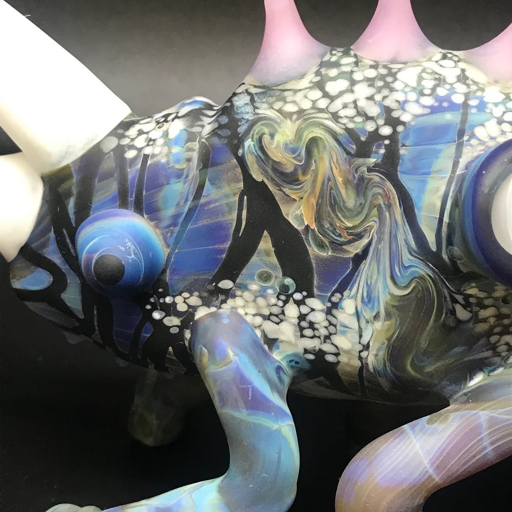Hardman Art Glass Freestanding Chameleon Bubbler - Image 4