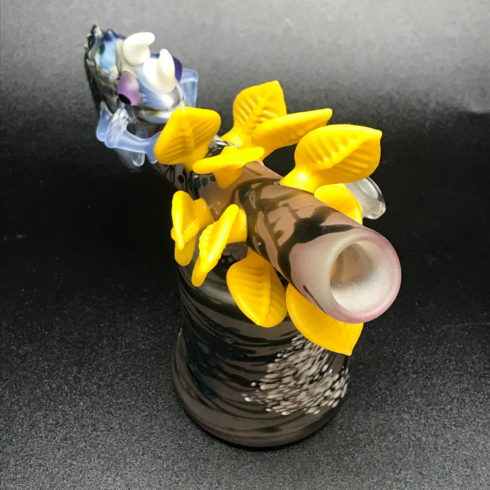 Hardman Art Glass Yellow Leaf Chamelon Bubbler - Image 4