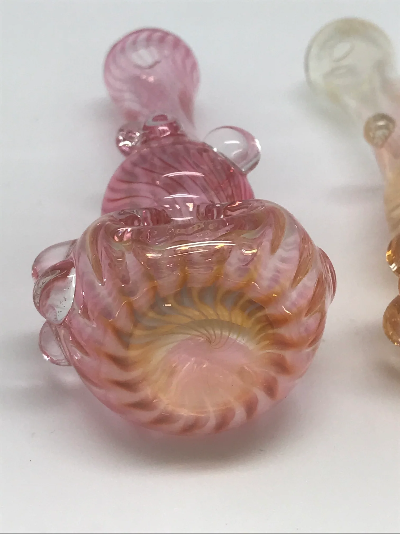 Dot Mark Glass Gold Fume Lined Starburst Cap Pipe - Image 3